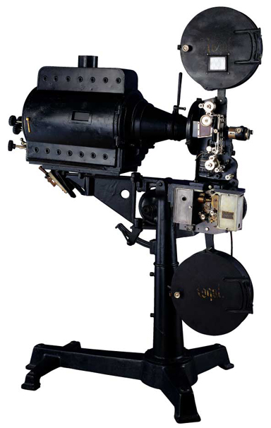 初期の国産映写機　　
ローヤルH型ヘッドマシン（高密工業）、ランプハウス（マツダ）ほか